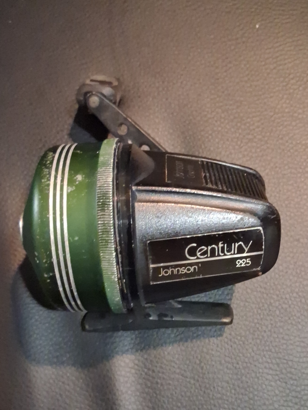 Century 225 Green and Black Fishing Reel
